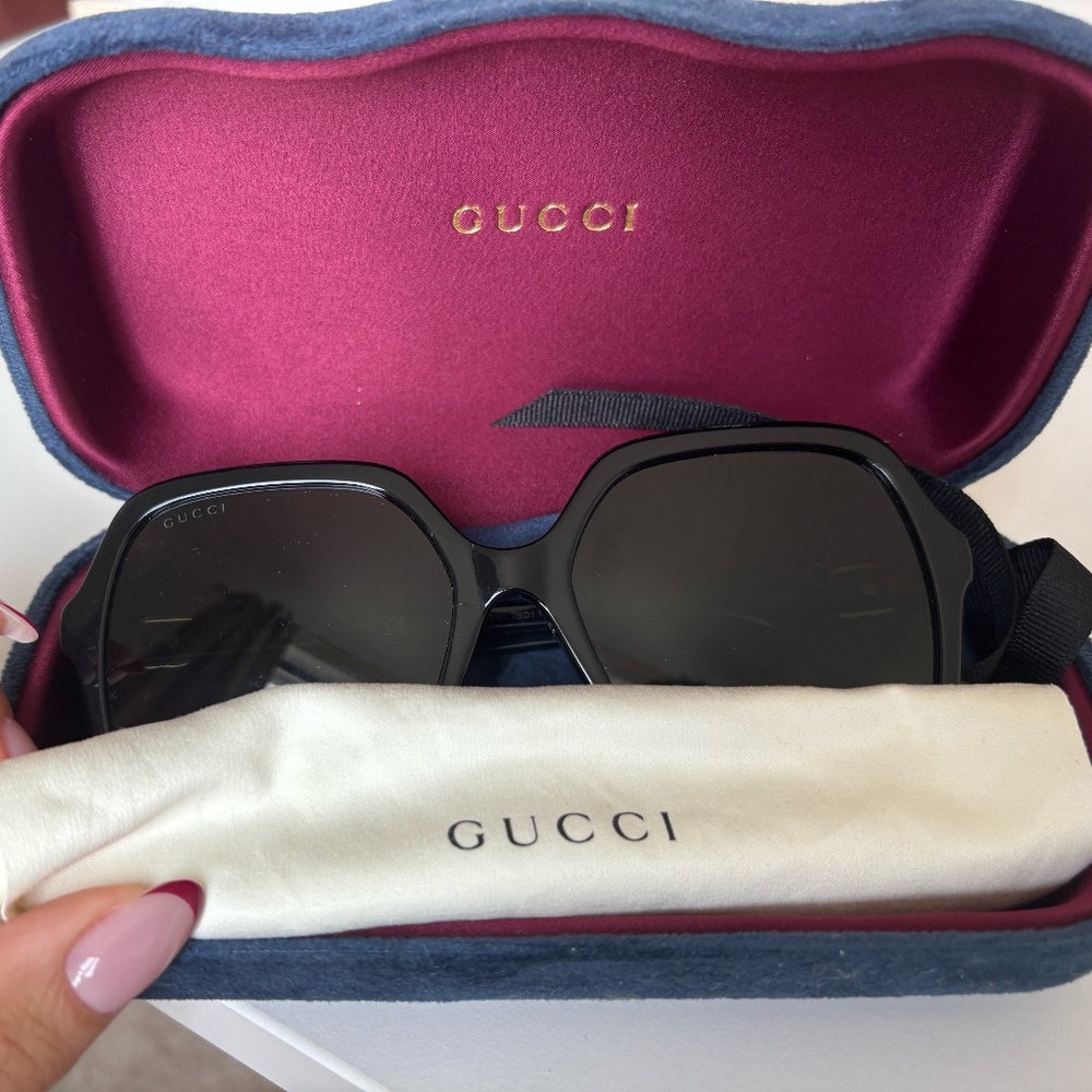 Gucci Large-Eyed Black Sunglasses – Worn Once – Original $500